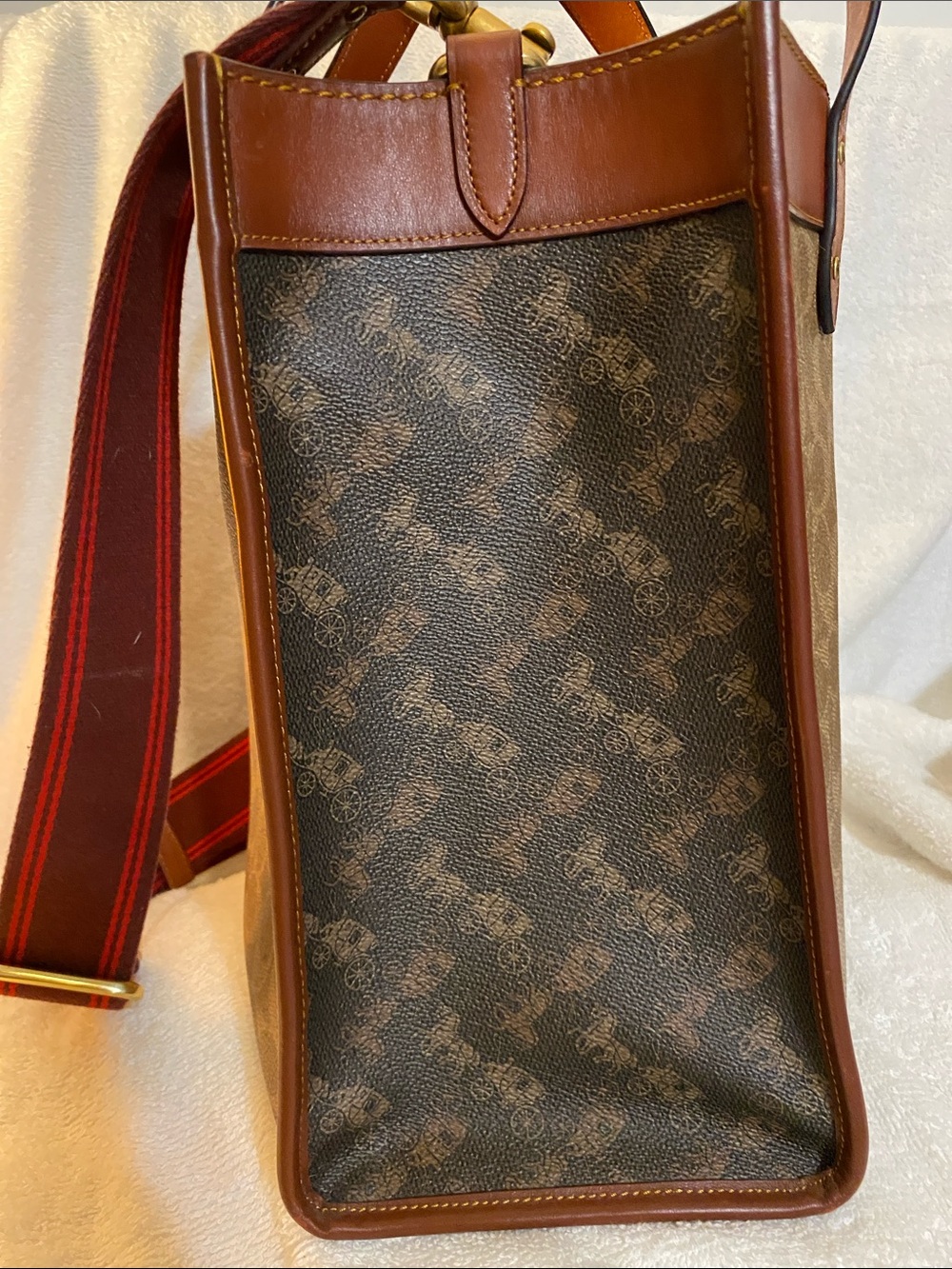 Coach Signature Field Tote - Picture 3 of 13